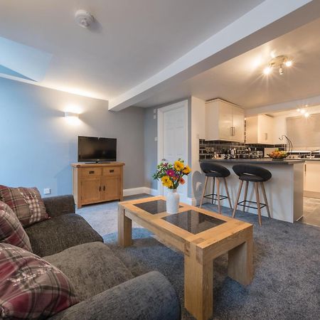 Southernhay Basement Apartment เอ็กซิเตอร์ ห้อง รูปภาพ