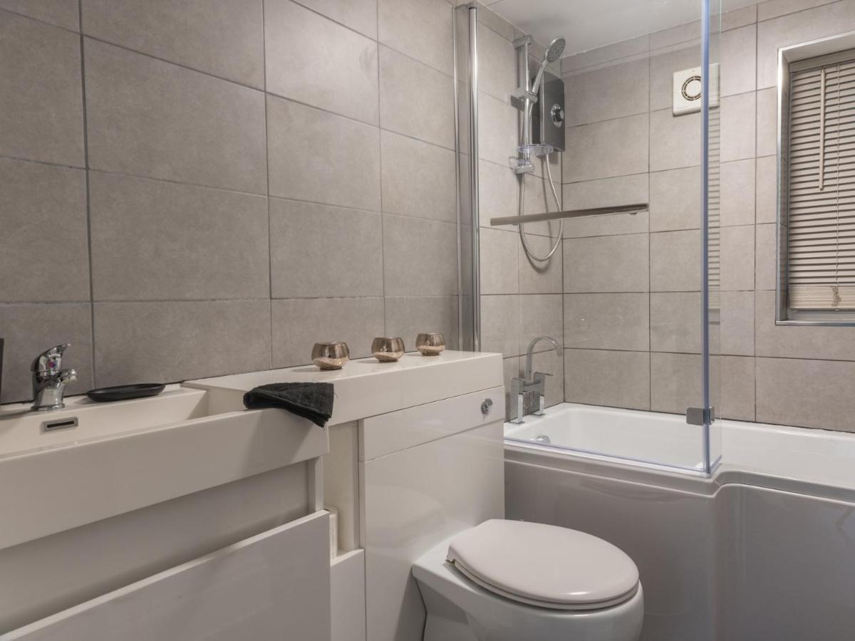 Southernhay Basement Apartment เอ็กซิเตอร์ ภายนอก รูปภาพ