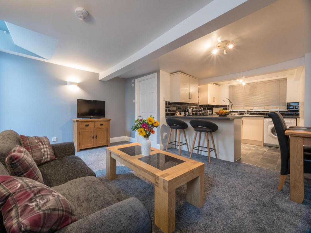 Southernhay Basement Apartment เอ็กซิเตอร์ ภายนอก รูปภาพ